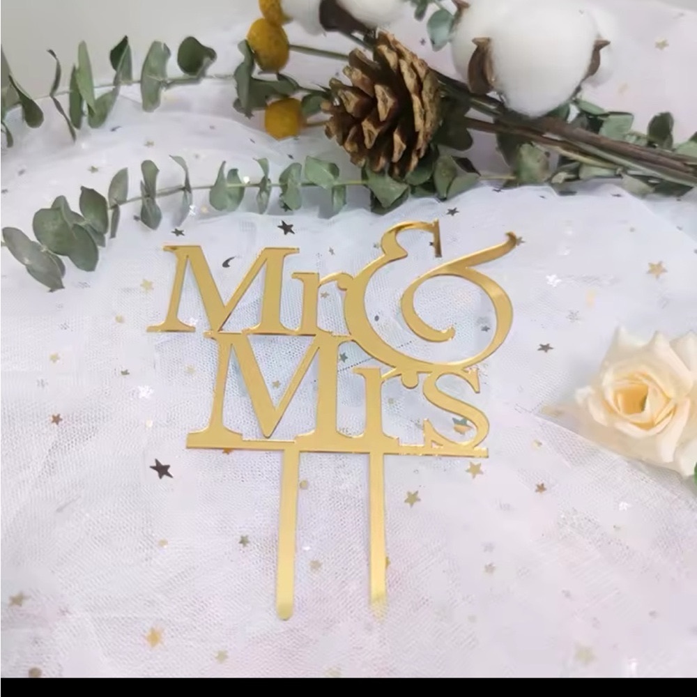 Gold Mr & Mrs Cake Topper